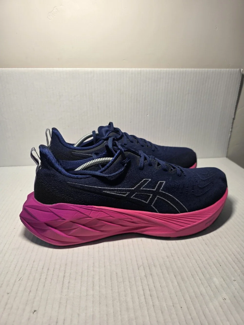 Asics novablast navy
